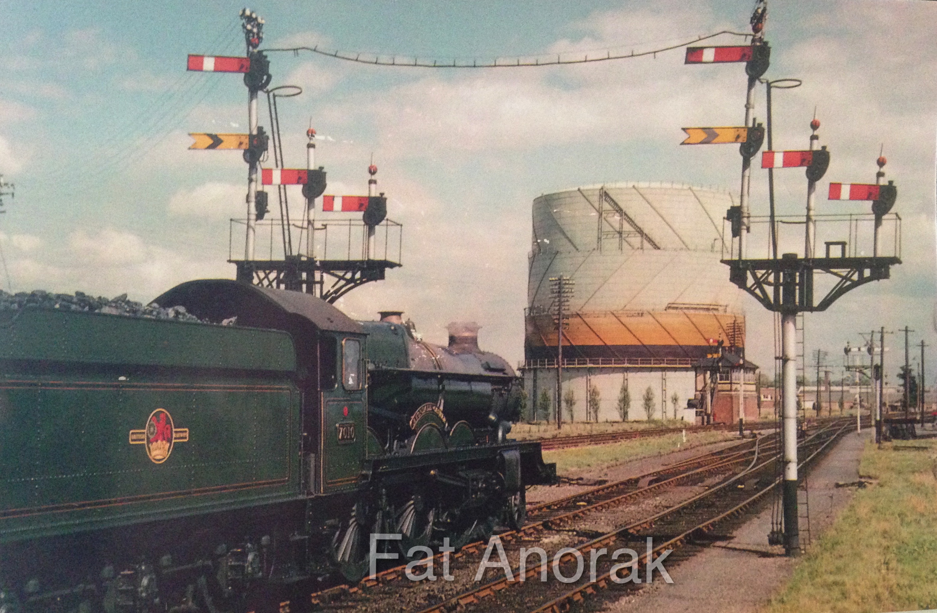 s7010 newbury racecourse 8.59 copy.jpg