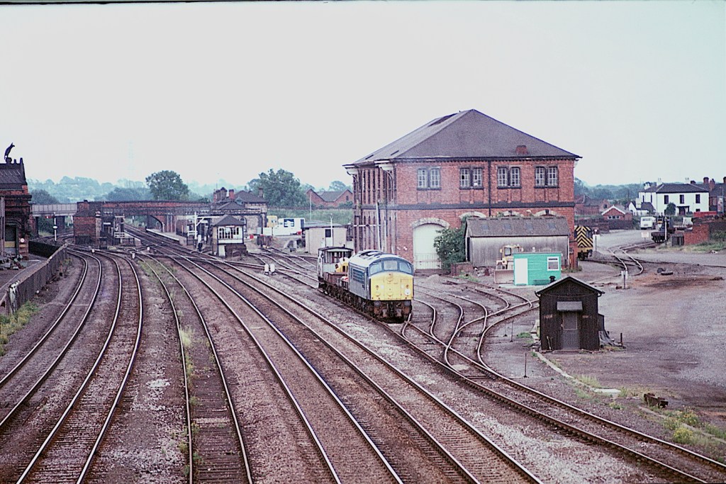 This image has an empty alt attribute; its file name is 44010-loughborough-15cb906cb9075.jpg